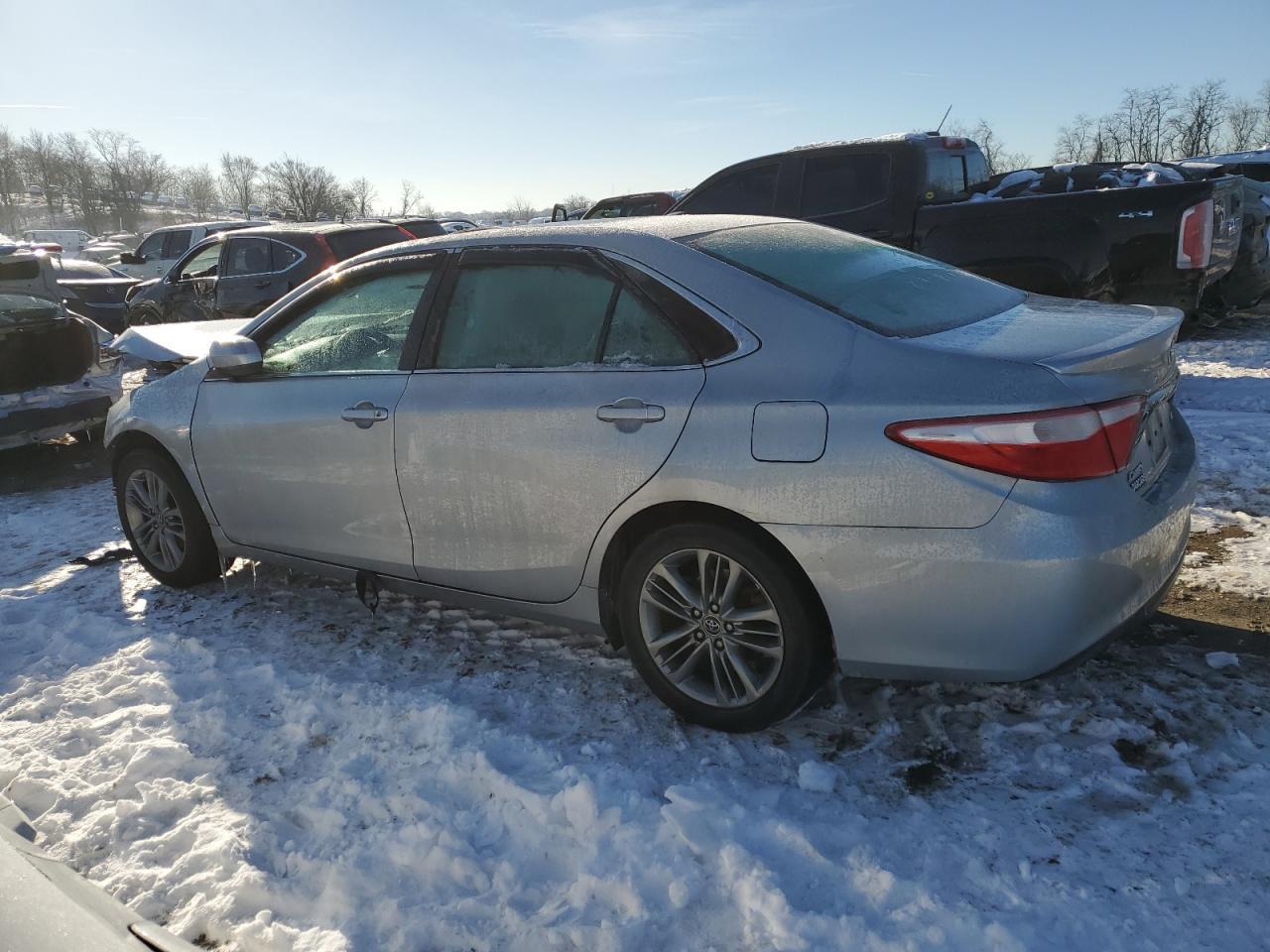 2015 TOYOTA CAMRY LE - Фото 2