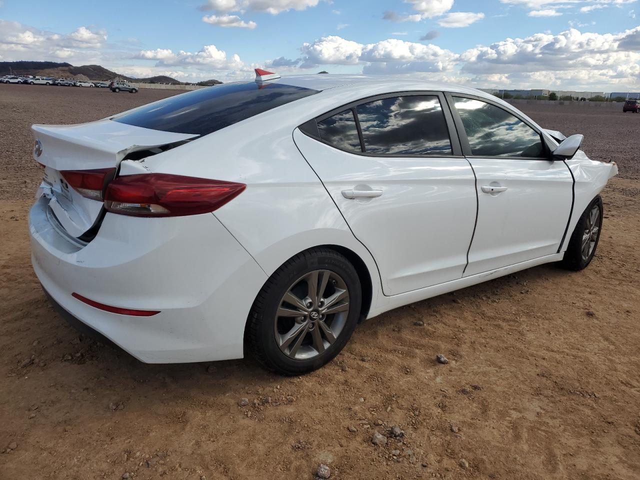 2017 HYUNDAI ELANTRA SE - Image 3
