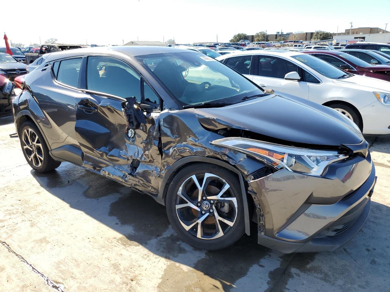 2019 TOYOTA C-HR XLE - Фото 4