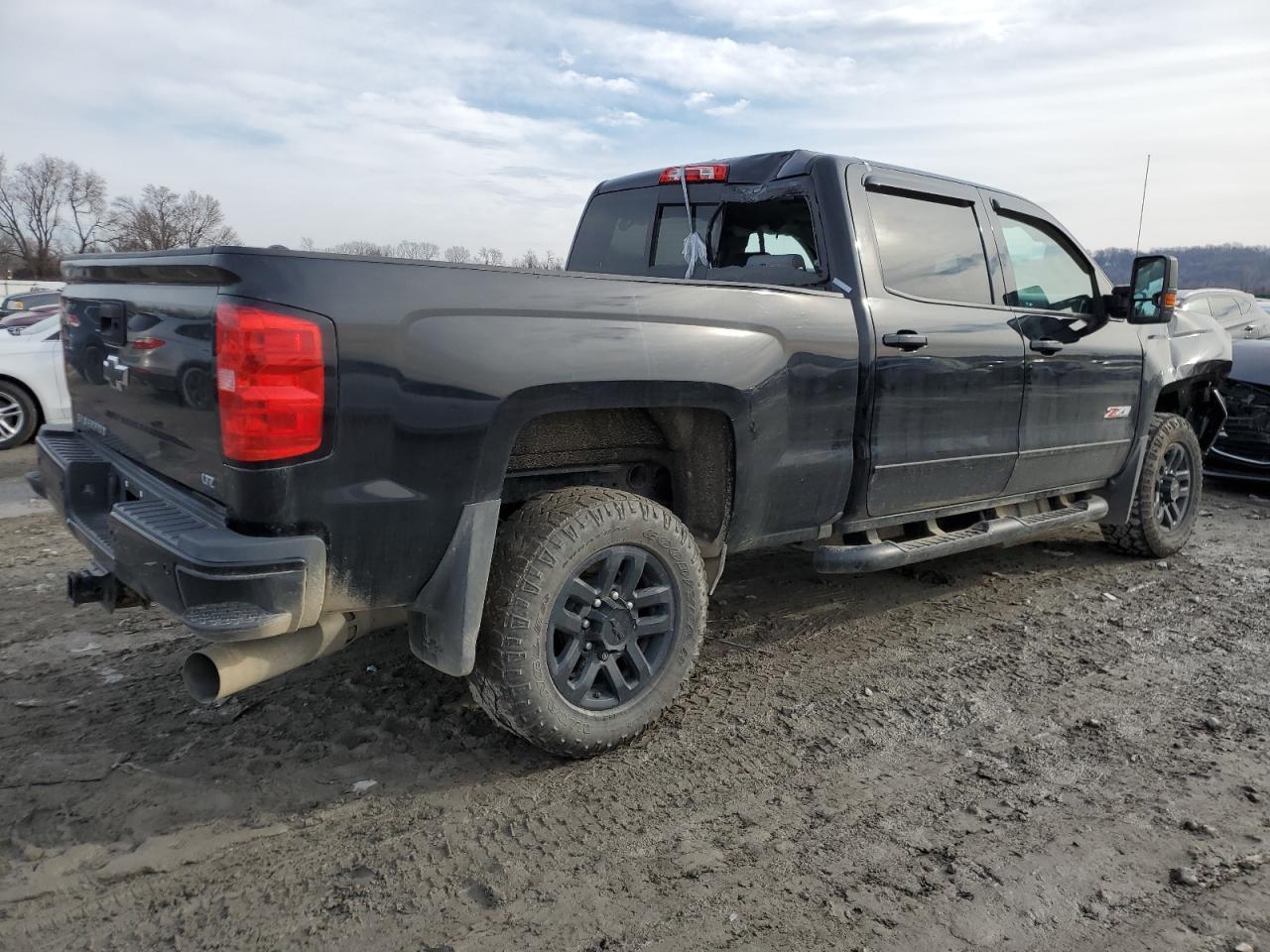 2018 CHEVROLET SILVERADO - Фото 3