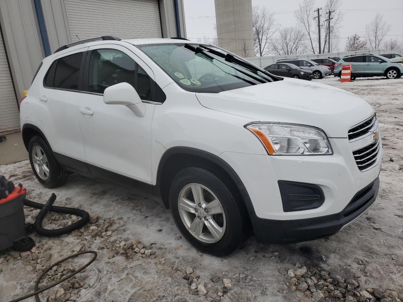 2015 CHEVROLET TRAX 1LT - Image 4