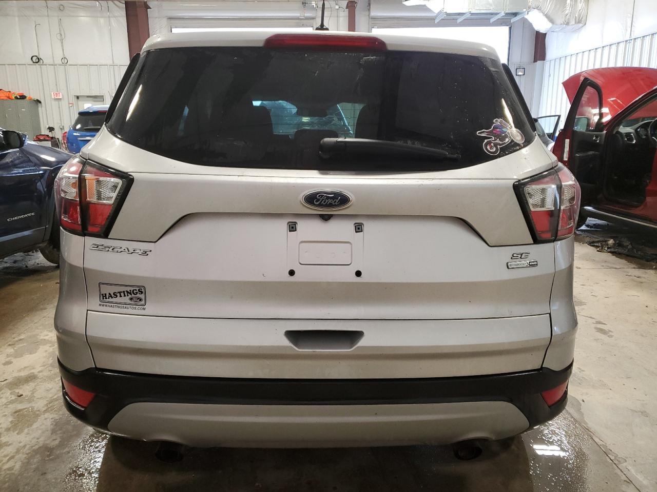 2017 FORD ESCAPE SE - Фото 6