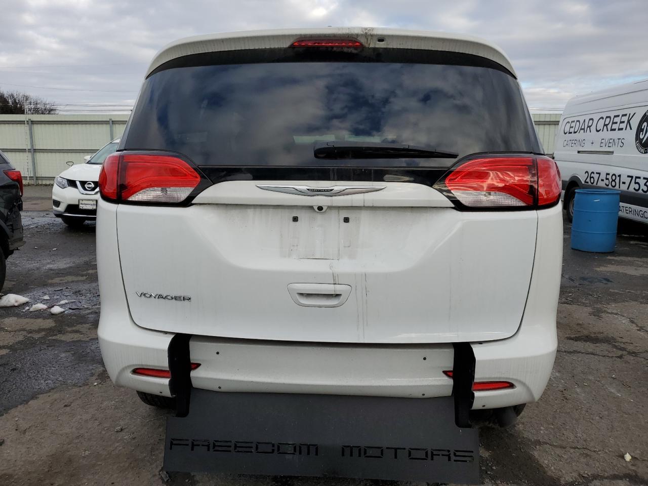 2022 CHRYSLER VOYAGER LX - Фото 6