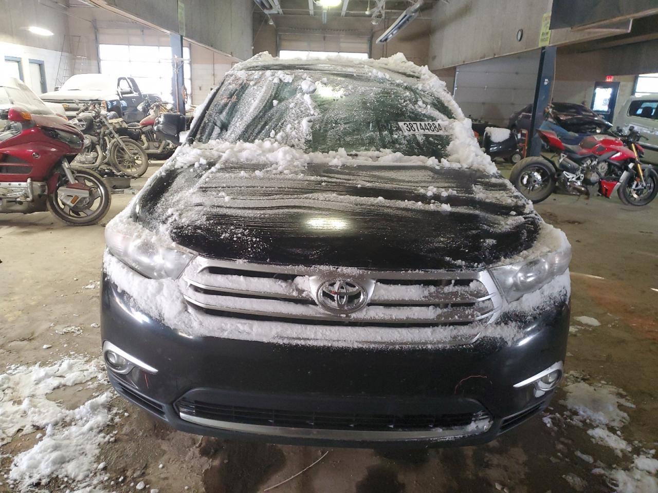2011 TOYOTA HIGHLANDER - Фото 5