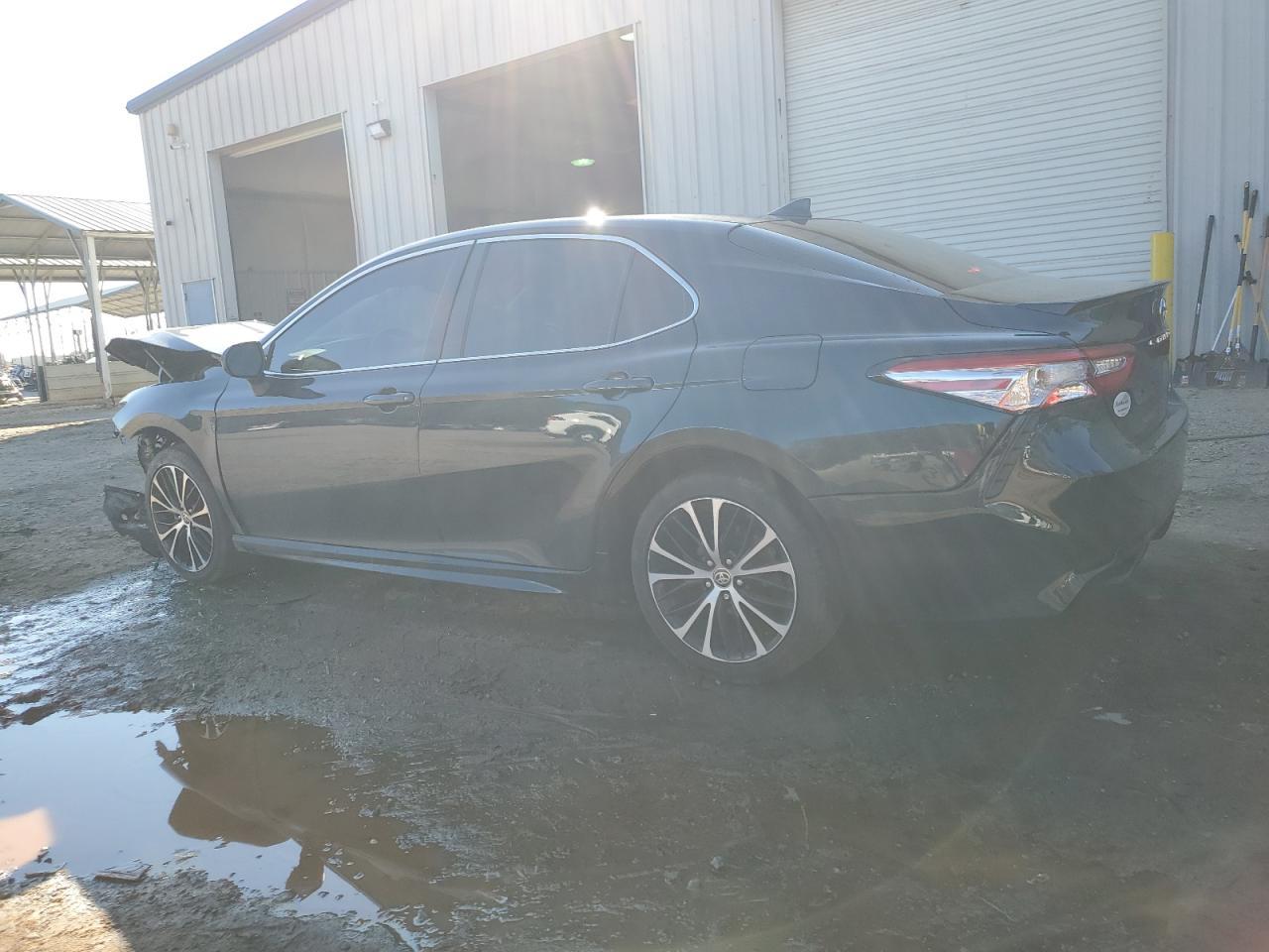 2020 TOYOTA CAMRY SE - Image 2