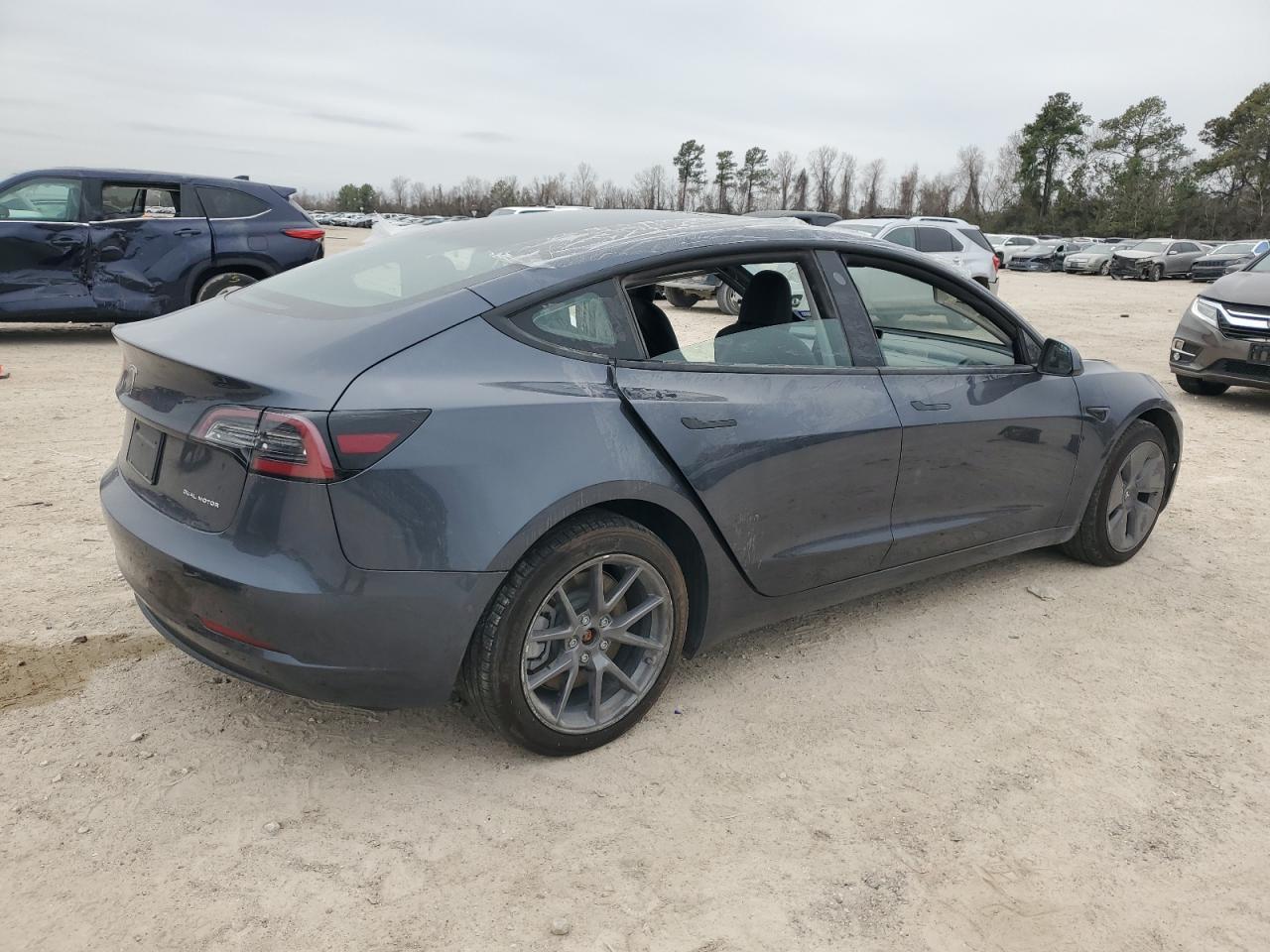 2022 TESLA MODEL 3 - Image 3
