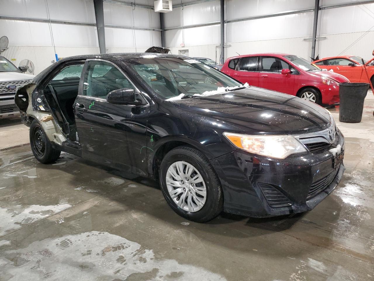 2013 TOYOTA CAMRY L - Фото 4