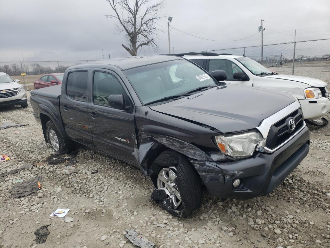 2013 TOYOTA TACOMA DOU - Image 4