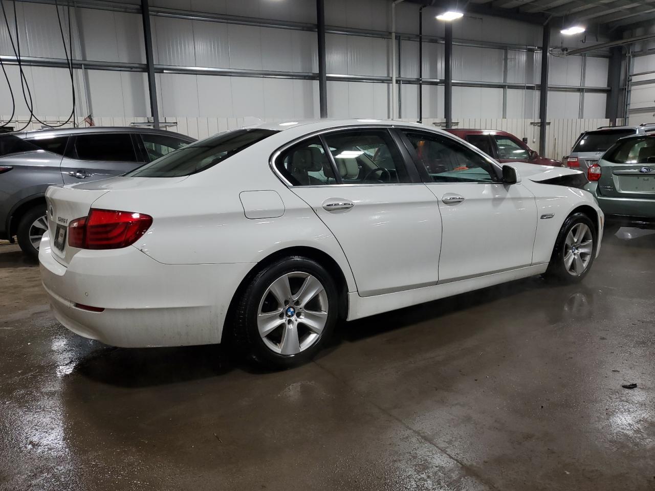2013 BMW 528 XI - Image 3
