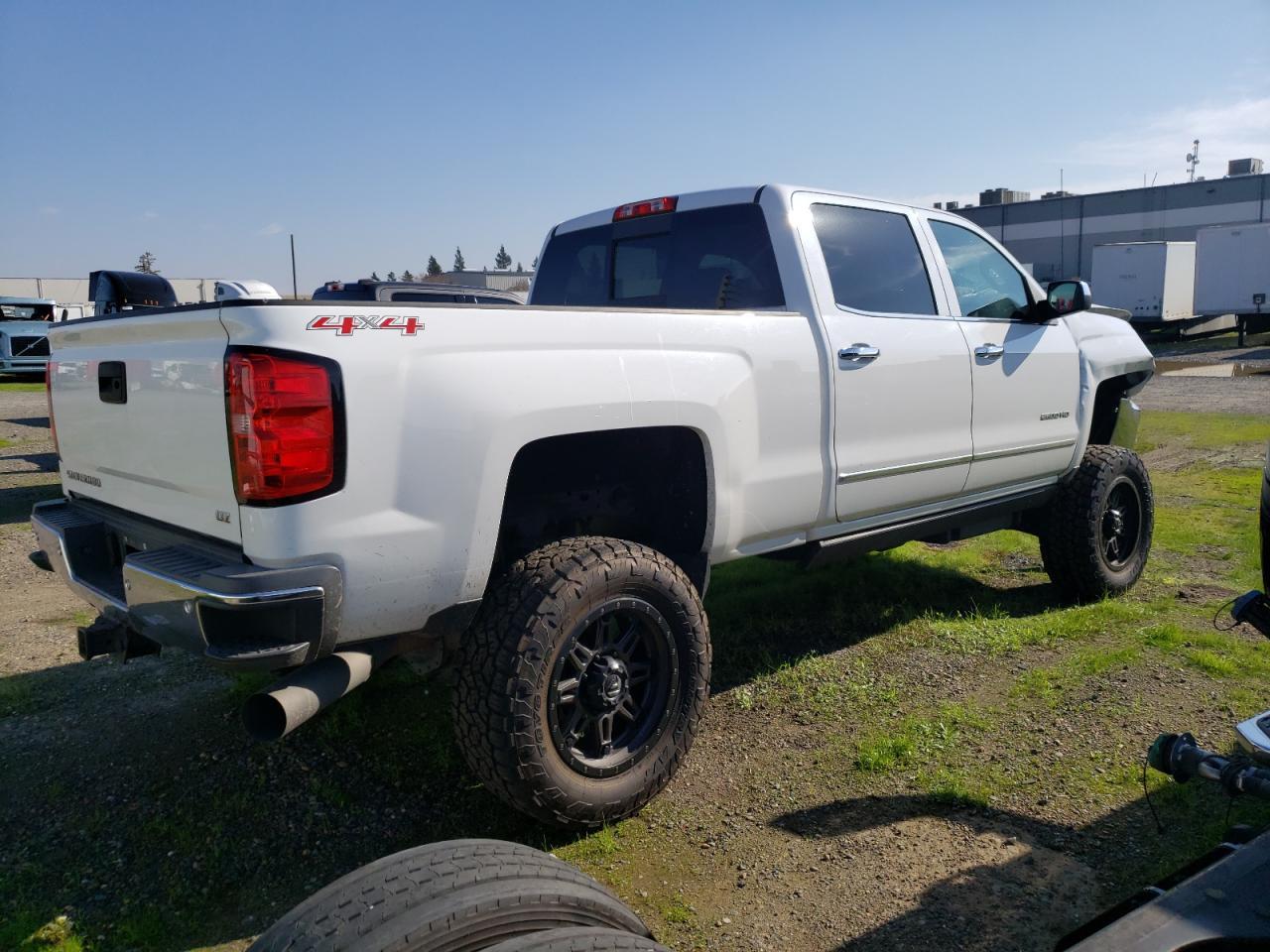 2015 CHEVROLET SILVERADO - Фото 3