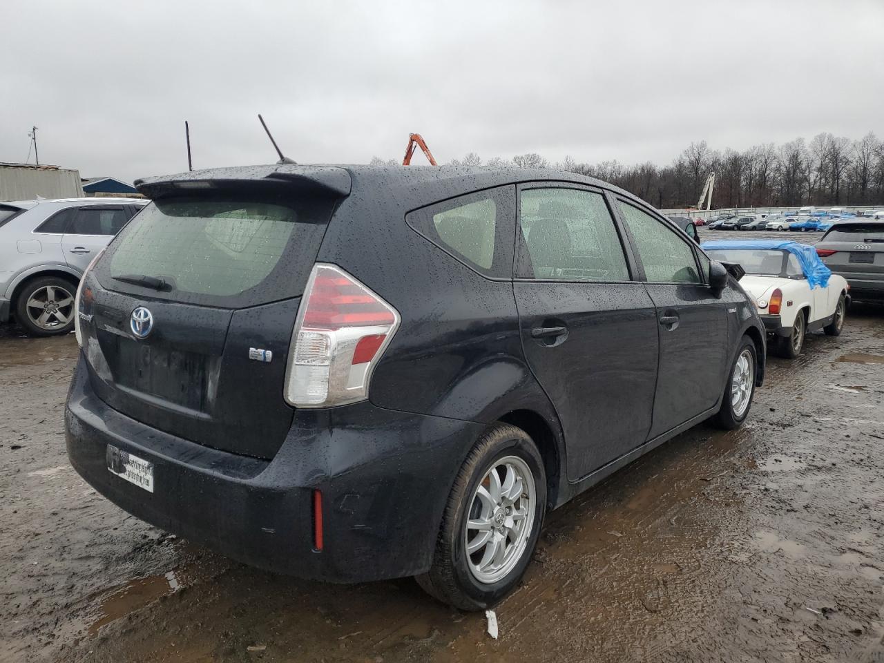 2016 TOYOTA PRIUS V - Фото 3