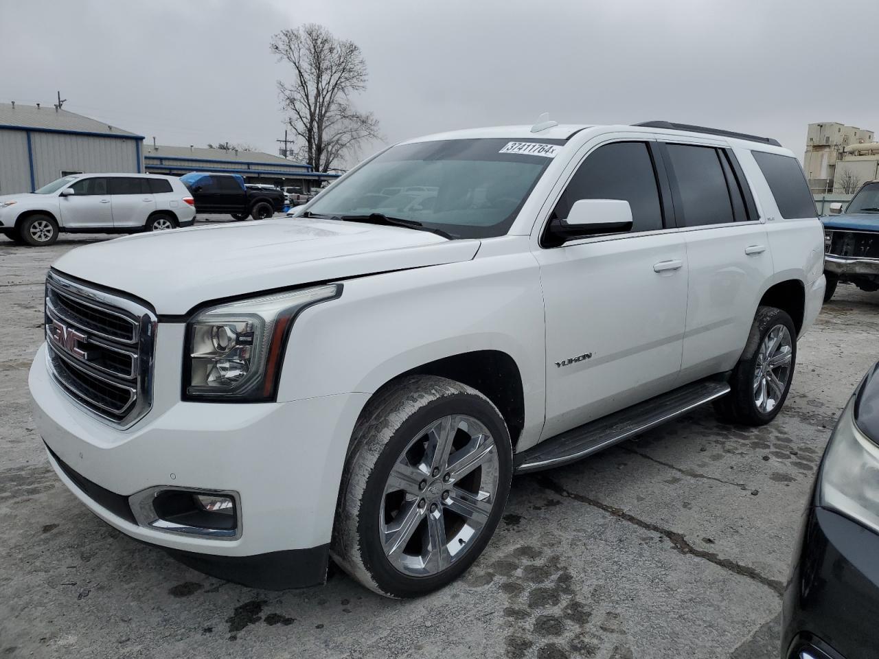 2016 GMC YUKON SLE car image