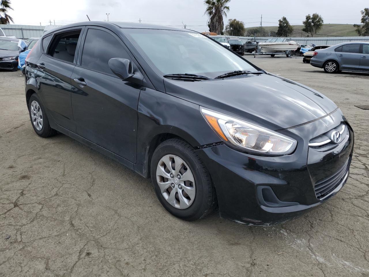 2017 HYUNDAI ACCENT SE - Image 4