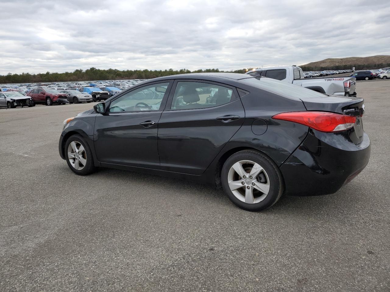 2013 HYUNDAI ELANTRA GL - Фото 2