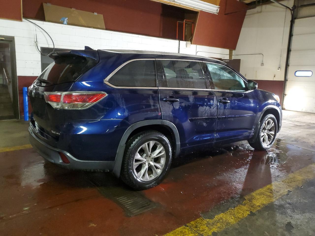 2014 TOYOTA HIGHLANDER - Image 3