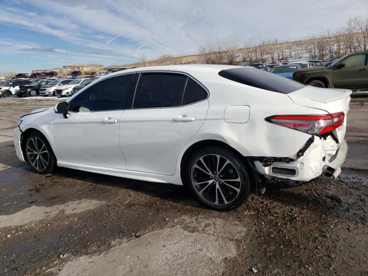 2018 TOYOTA CAMRY L - Фото 2