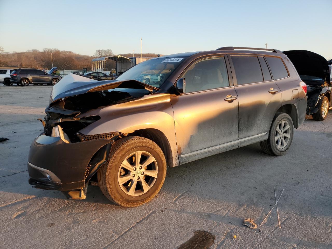 2013 TOYOTA HIGHLANDER car image