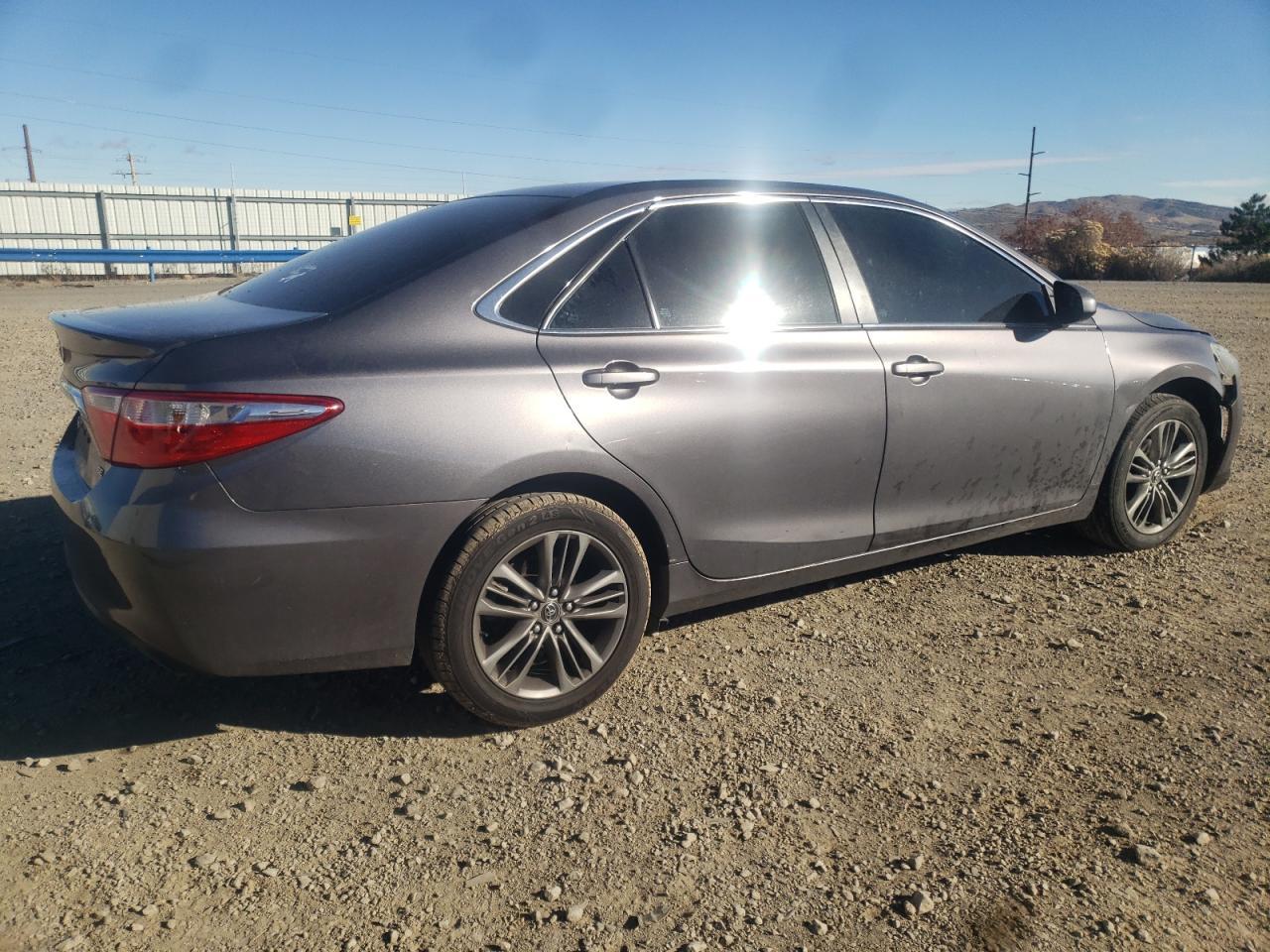 2016 TOYOTA CAMRY LE - Фото 3