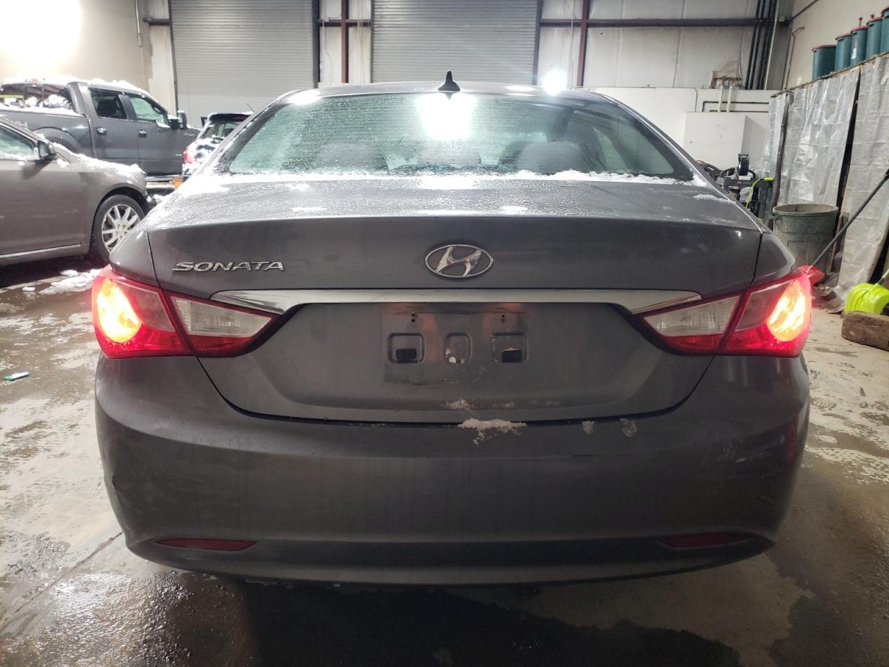 2013 HYUNDAI SONATA GLS - Image 6