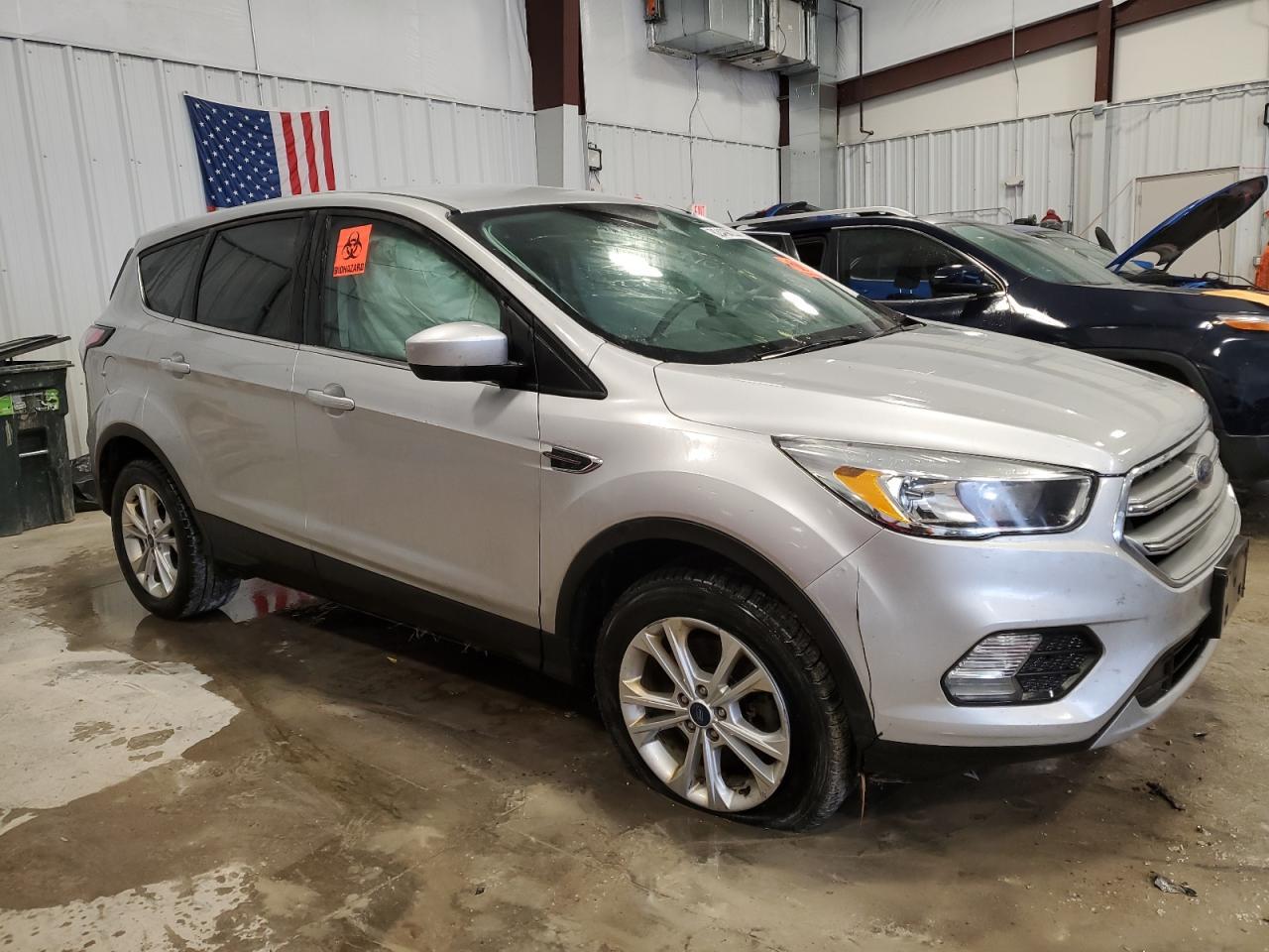2017 FORD ESCAPE SE - Фото 4
