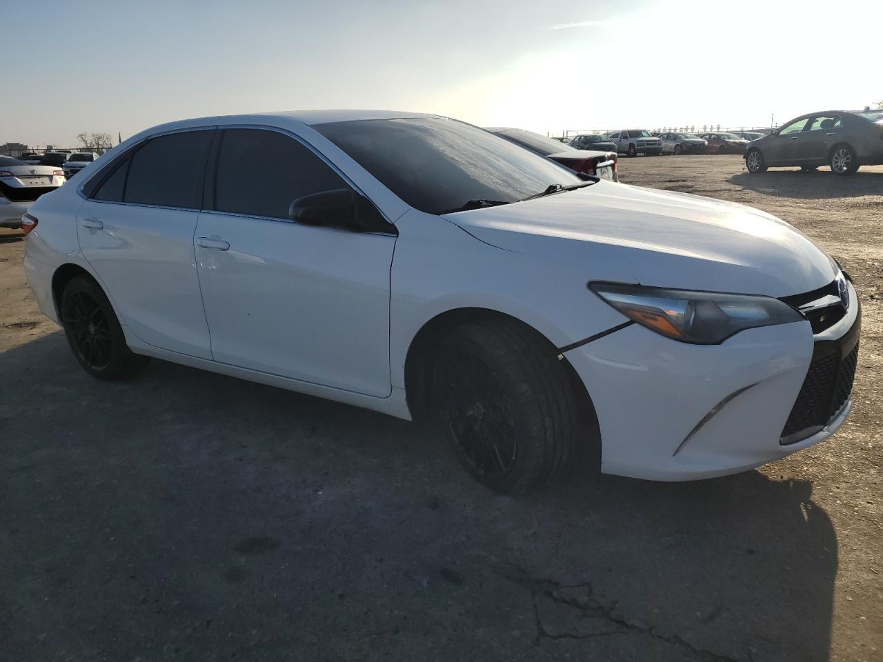 2015 TOYOTA CAMRY LE - Фото 4