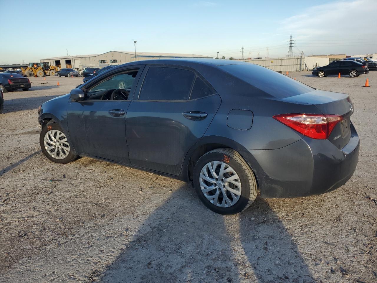 2018 TOYOTA COROLLA L - Фото 2