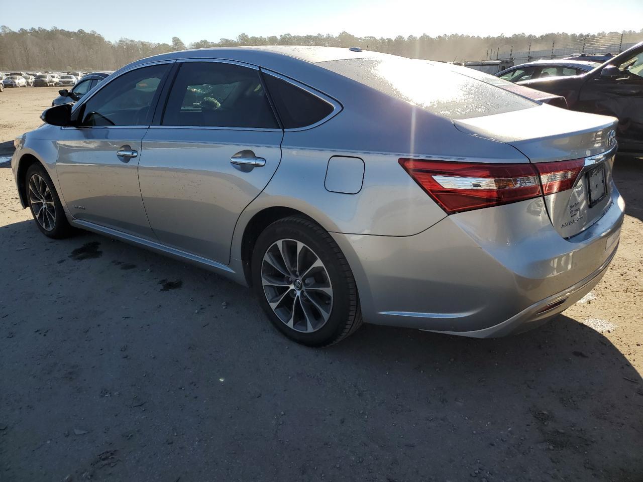 2016 TOYOTA AVALON HYB - Image 2