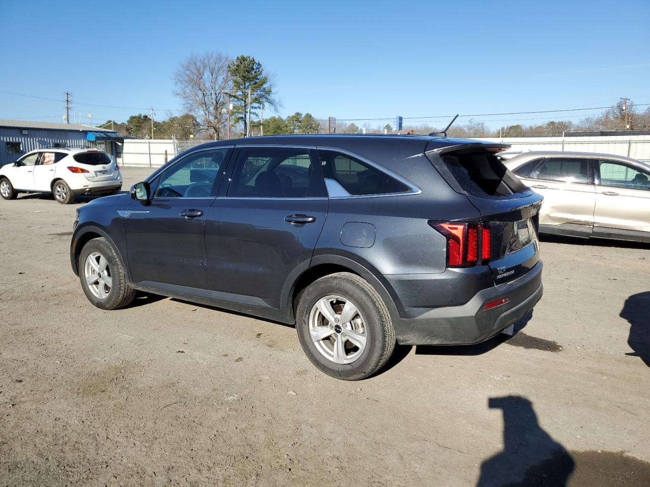 2023 KIA SORENTO LX - Image 2