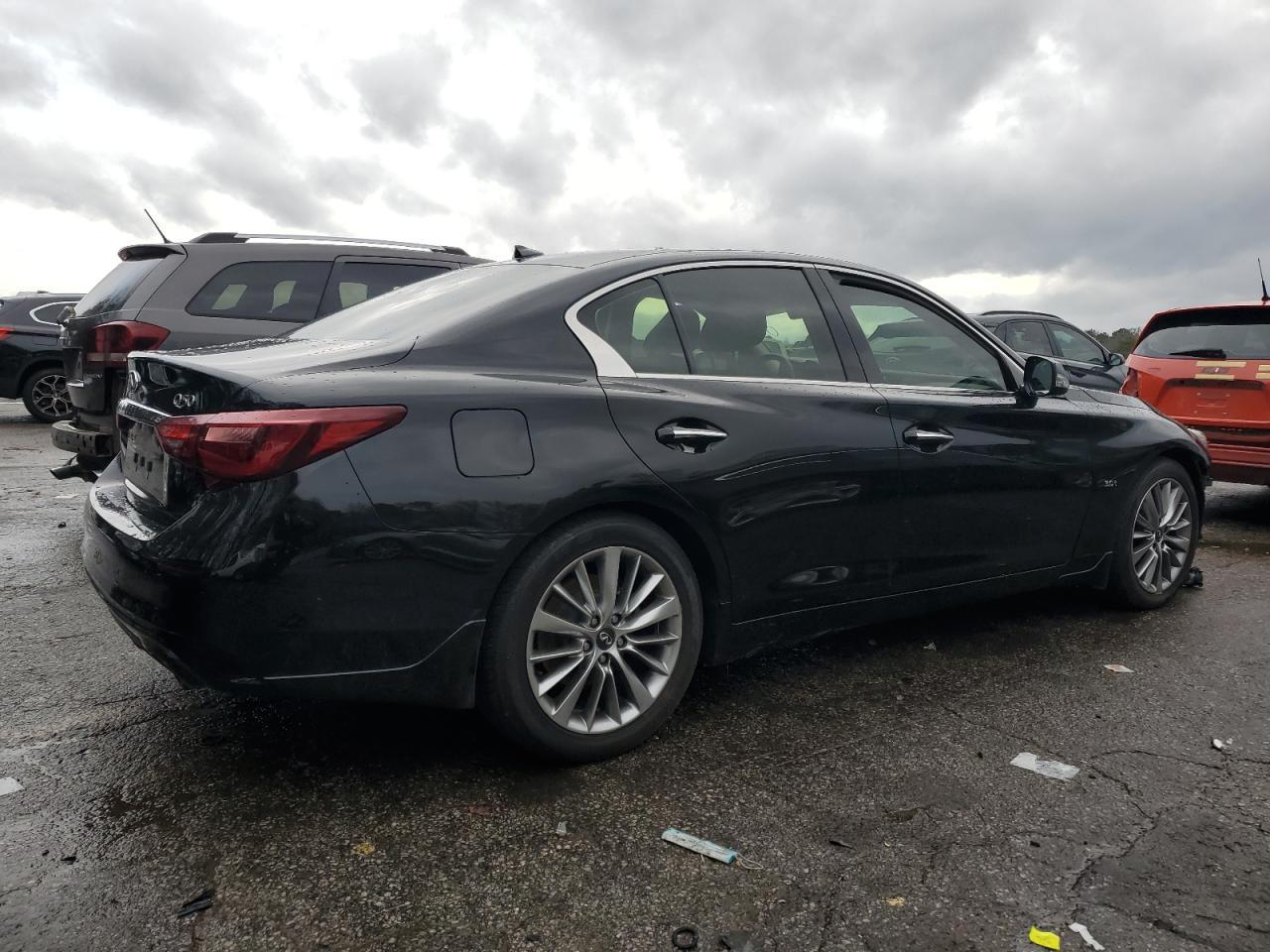 2018 INFINITI Q50 LUXE - Фото 3
