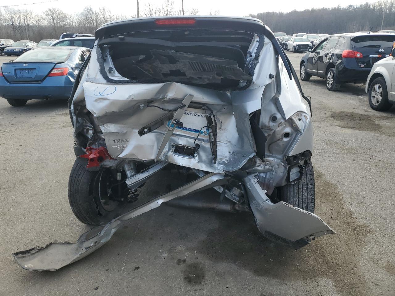 2018 CHEVROLET TRAX 1LT - Image 6