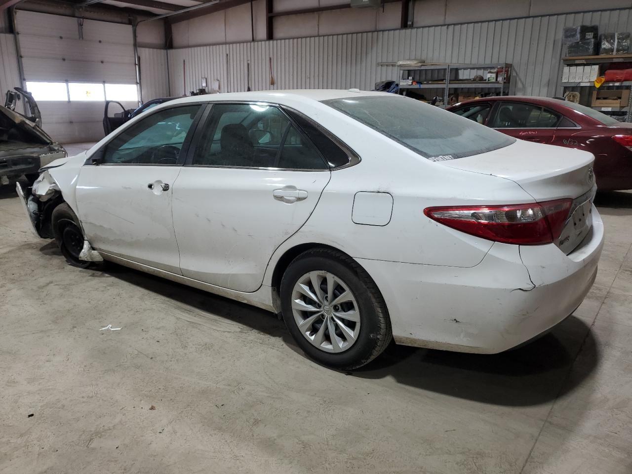2016 TOYOTA CAMRY LE - Image 2