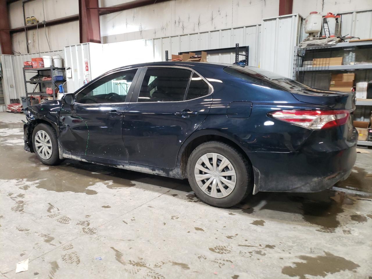 2020 TOYOTA CAMRY LE - Фото 2