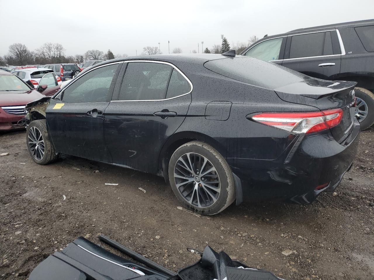 2020 TOYOTA CAMRY SE - Фото 2