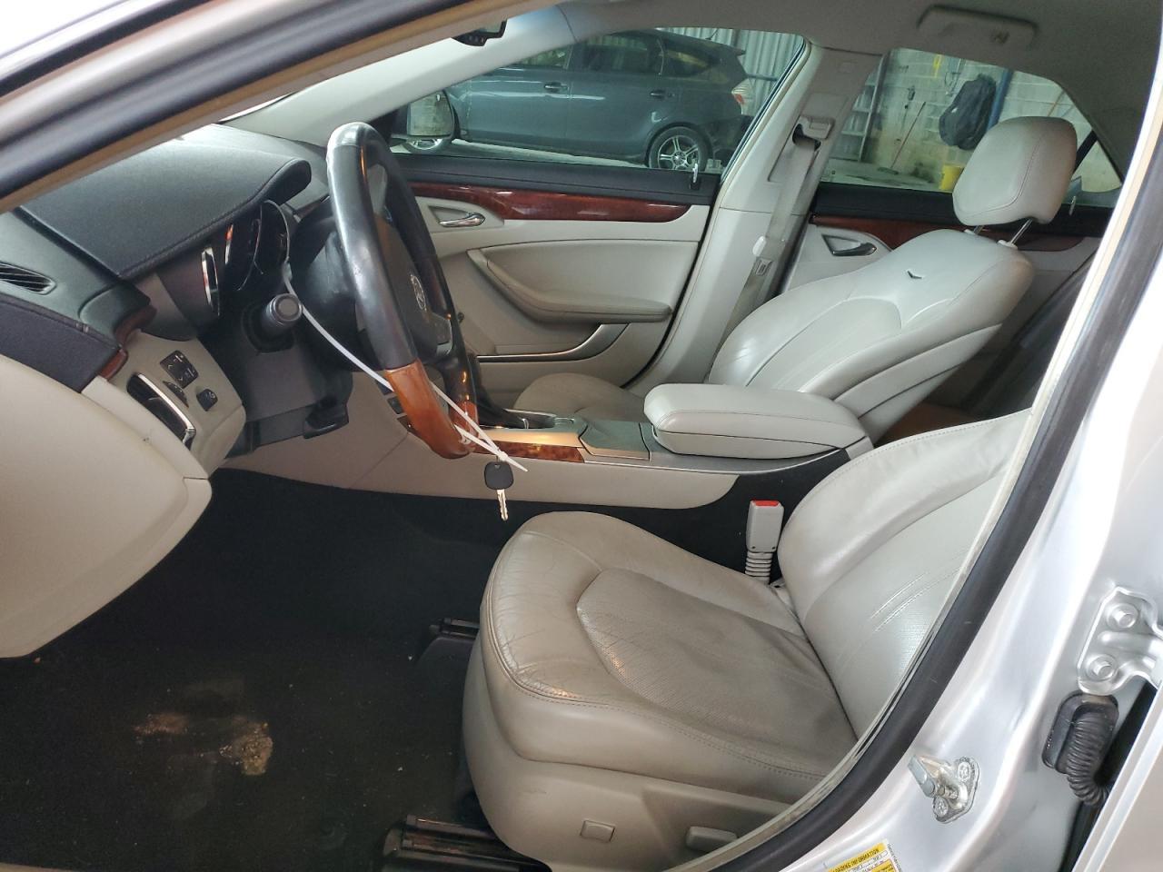 2011 CADILLAC CTS LUXURY - Image 7