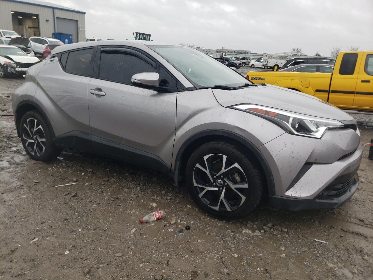 2018 TOYOTA C-HR XLE - Фото 4