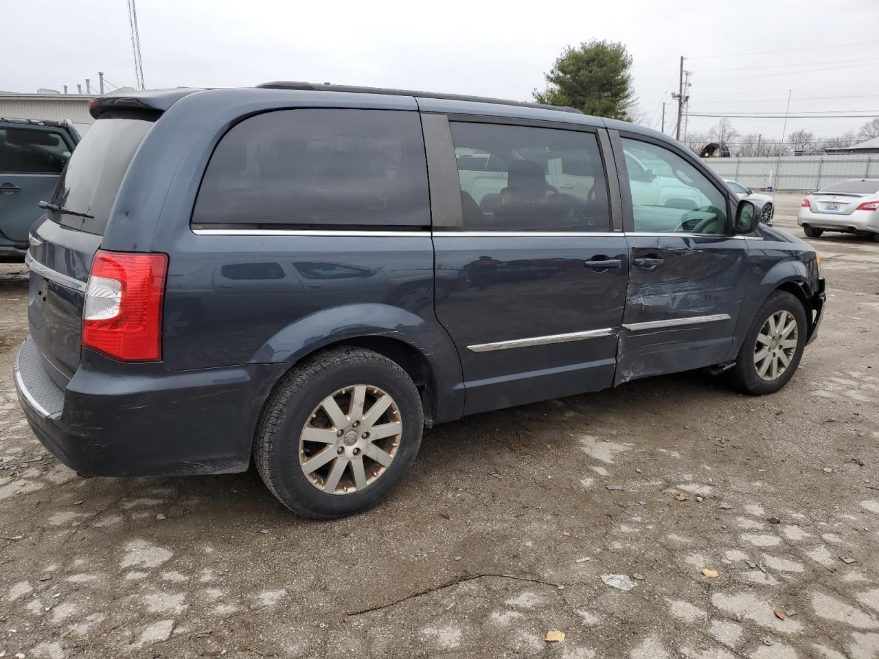 2014 CHRYSLER TOWN & COU - Image 3