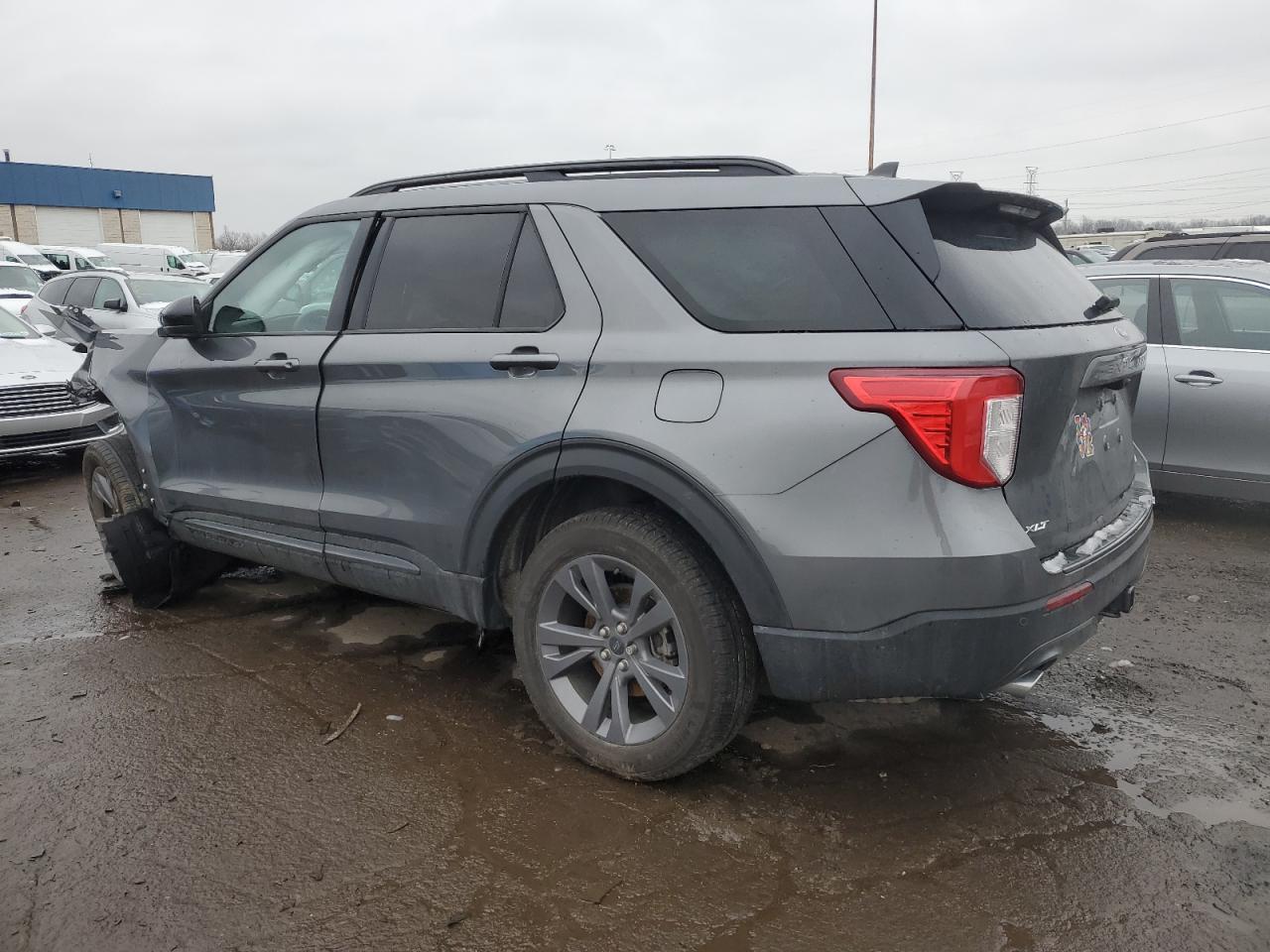 2023 FORD EXPLORER X - Image 2