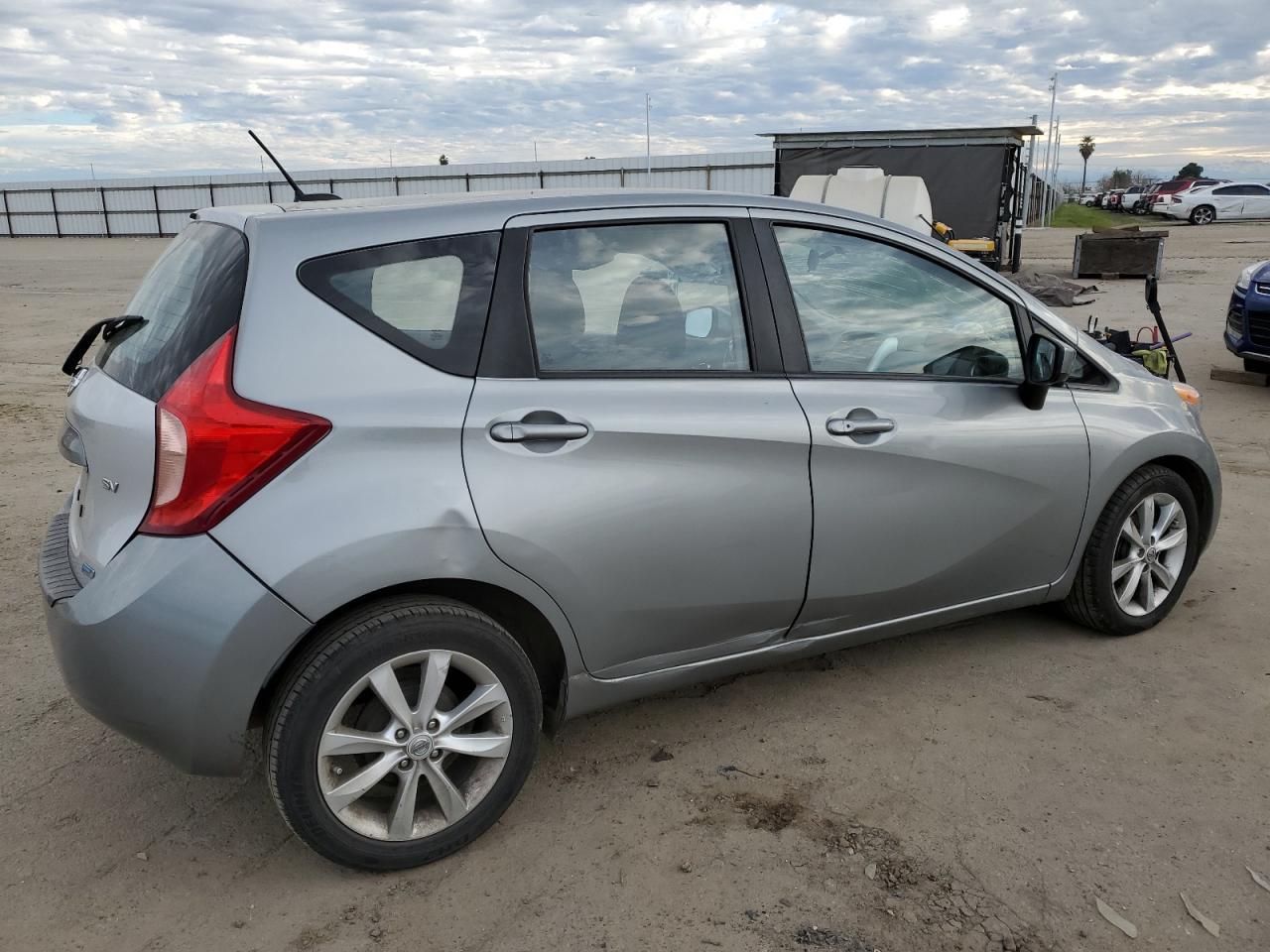 2015 NISSAN VERSA NOTE - Фото 3