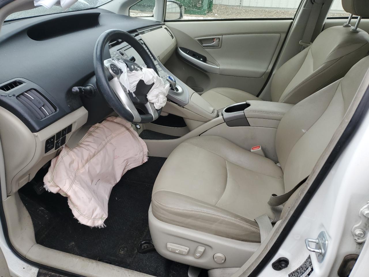 2015 TOYOTA PRIUS - Image 7