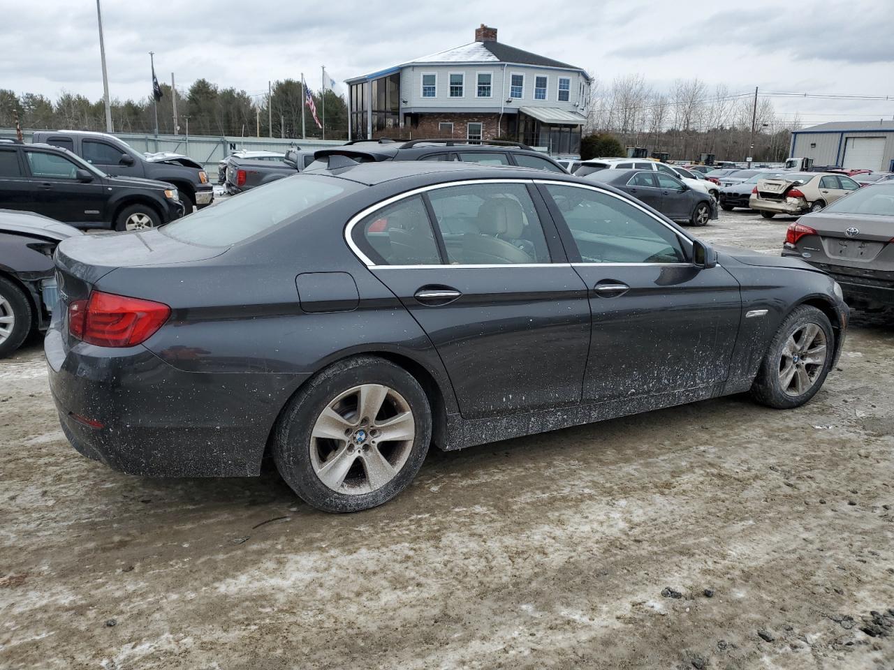 2013 BMW 528 XI - Image 3