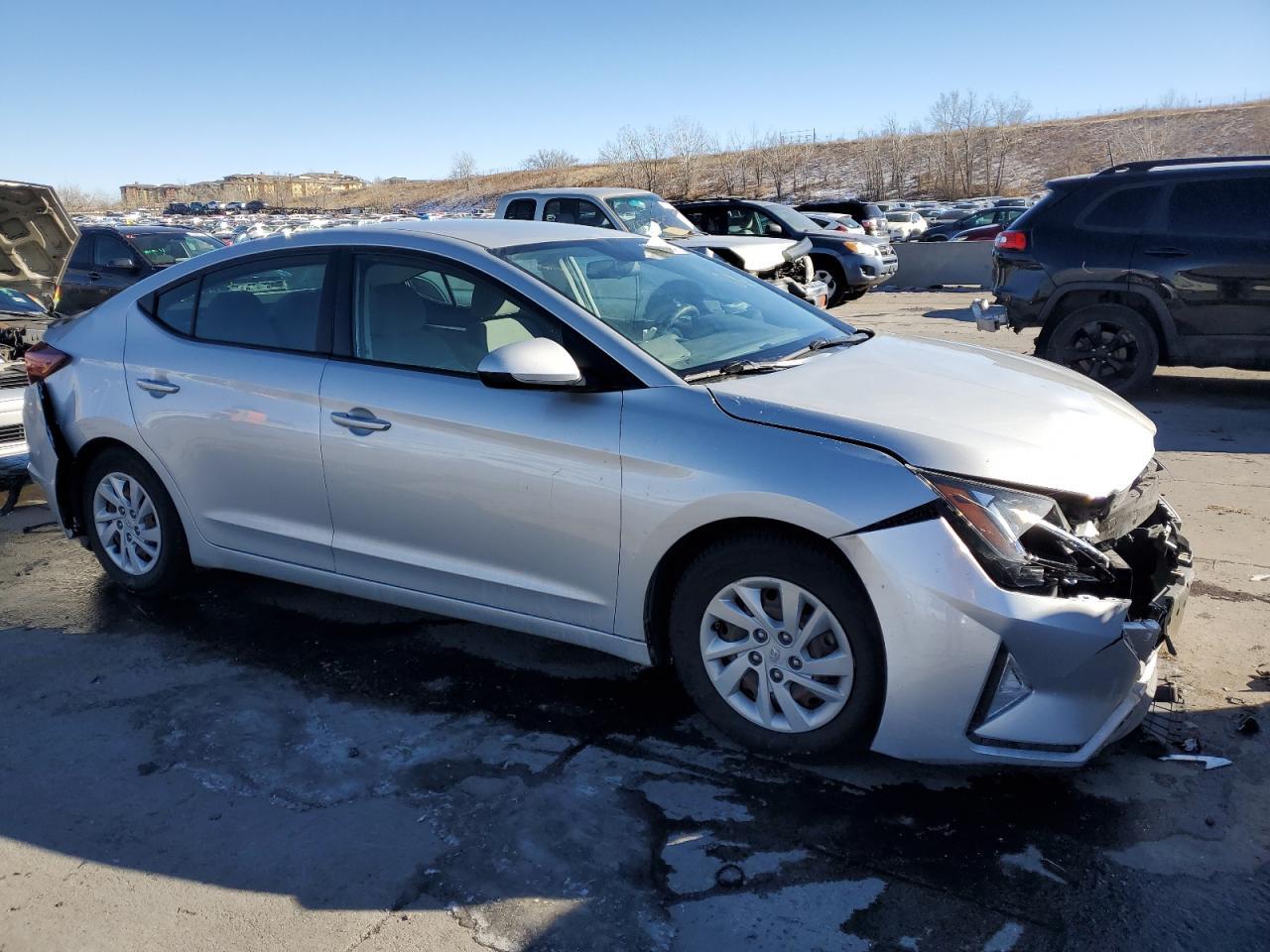2019 HYUNDAI ELANTRA SE - Image 4