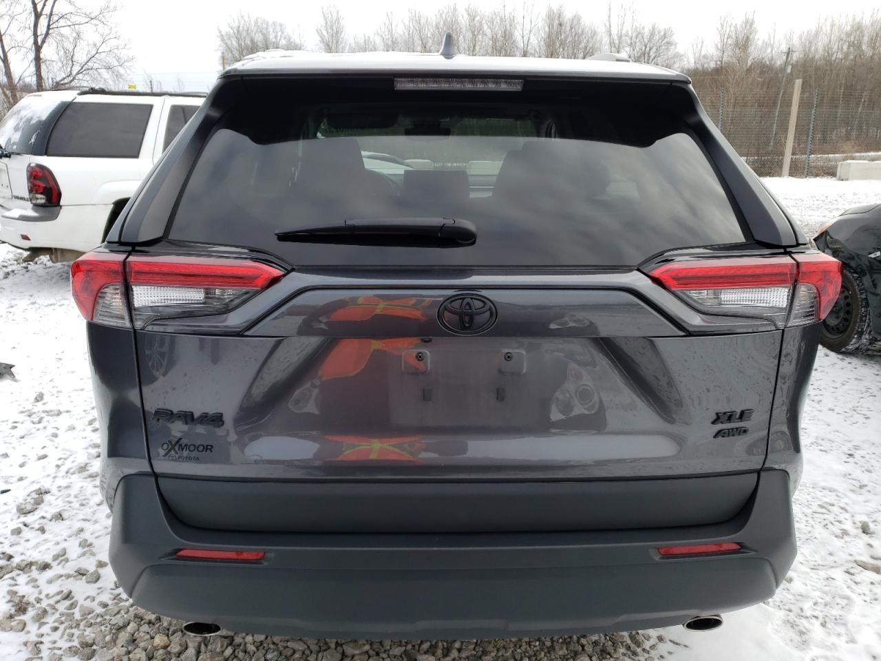 2022 TOYOTA RAV4 XLE - Image 6