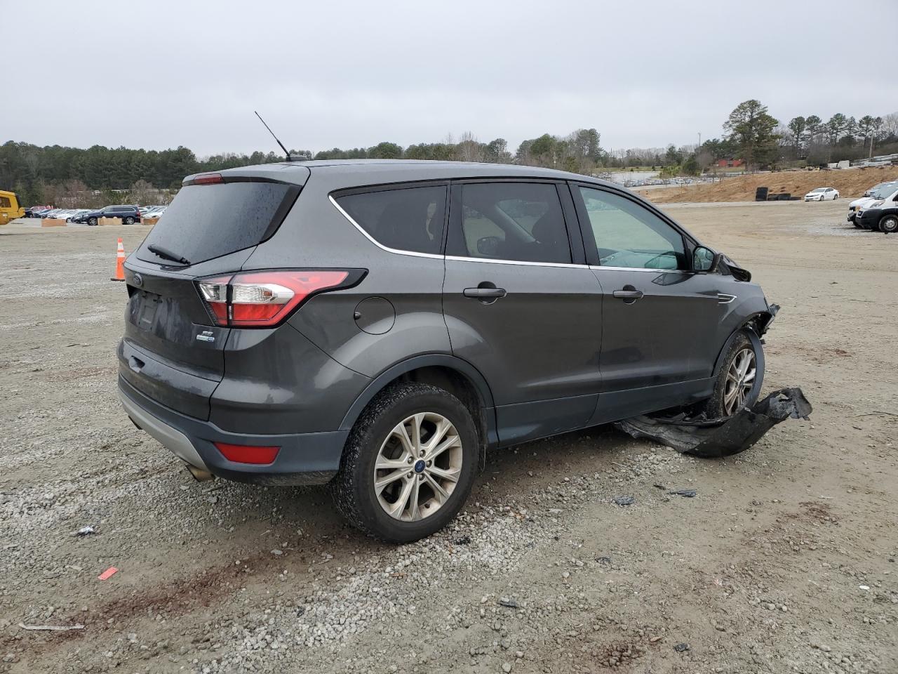 2017 FORD ESCAPE SE - Image 3