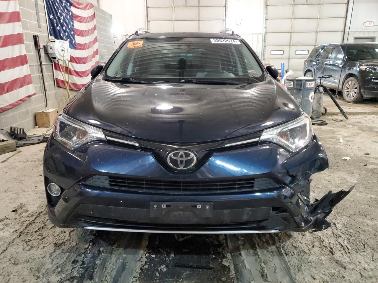 2017 TOYOTA RAV4 XLE - Image 5