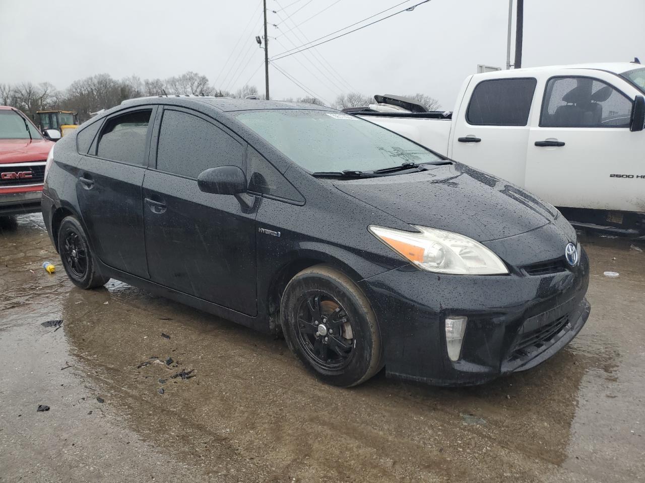 2015 TOYOTA PRIUS - Image 4