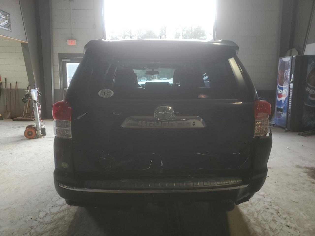 2011 TOYOTA 4RUNNER SR - Image 6