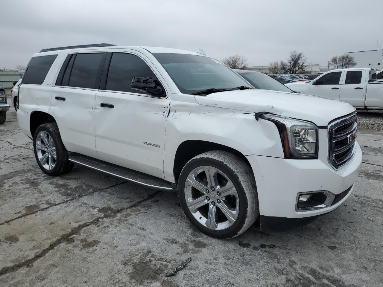 2016 GMC YUKON SLE - Фото 4