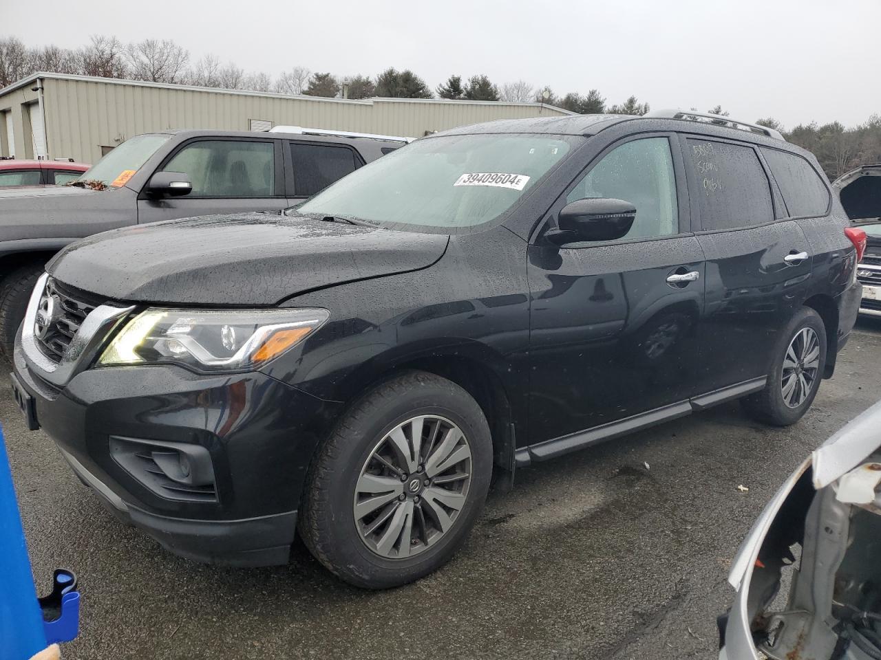 2017 NISSAN PATHFINDER