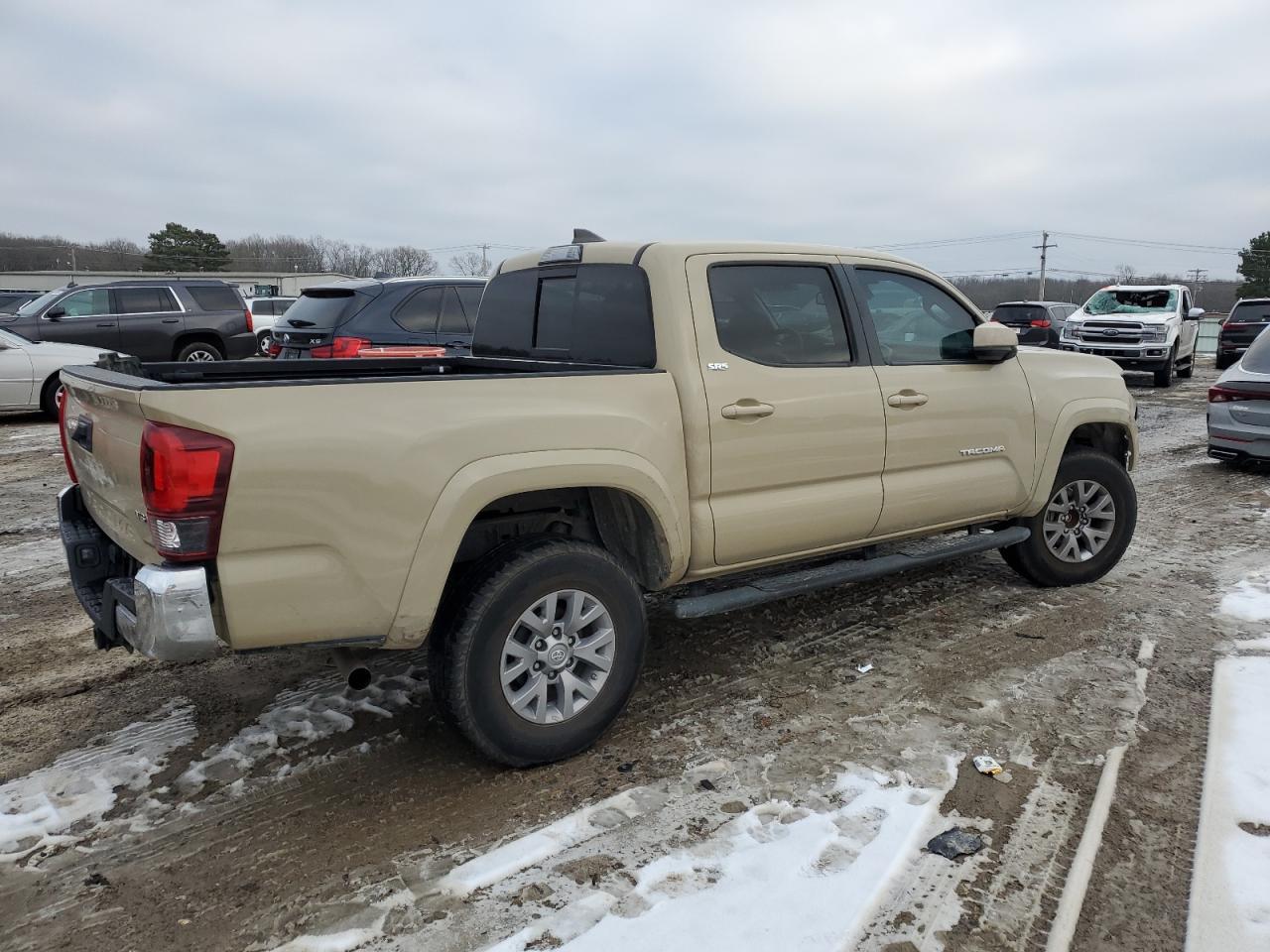 2018 TOYOTA TACOMA DOU - Фото 3