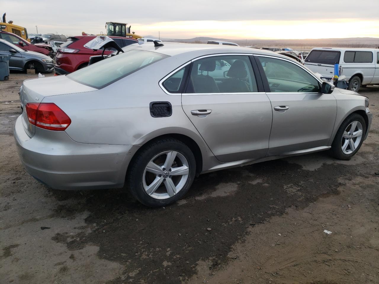 2013 VOLKSWAGEN PASSAT SE - Фото 3